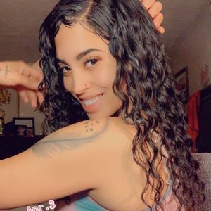 Meet your Posher, Alesha